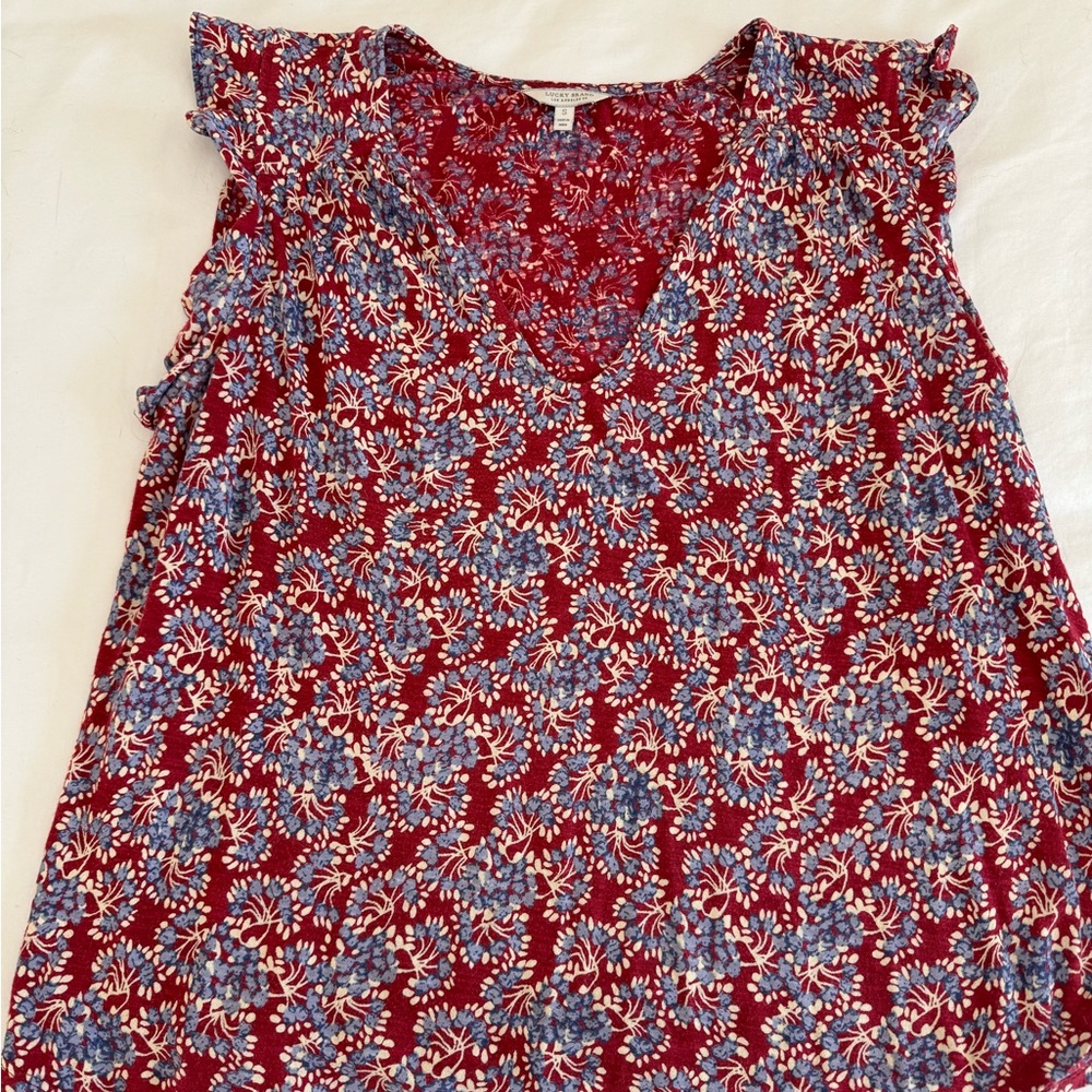Lucky brand small red and blue flower flutter sleeve top